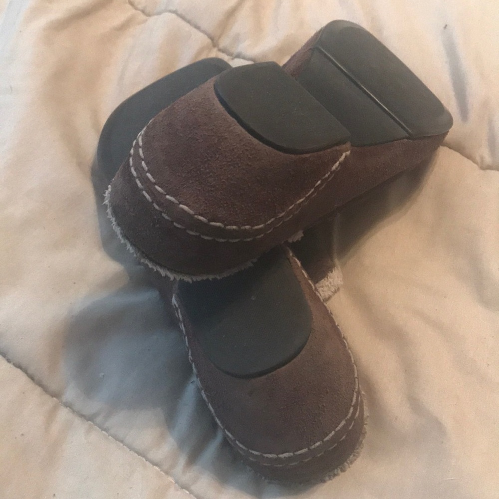 White Mountain Wedge Mules - Picture 5 of 8